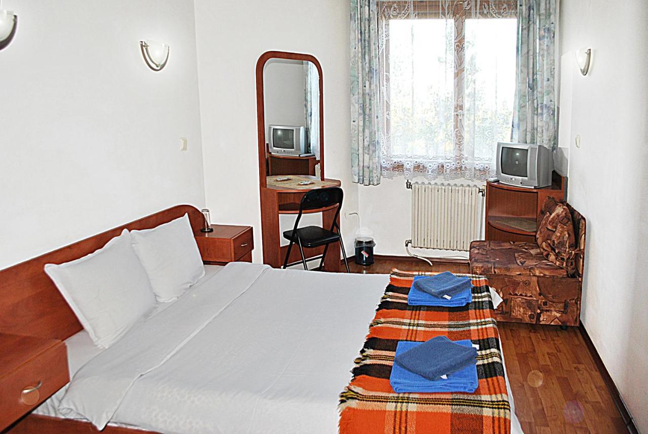 Family Hotel Zora Sofia Exteriör bild